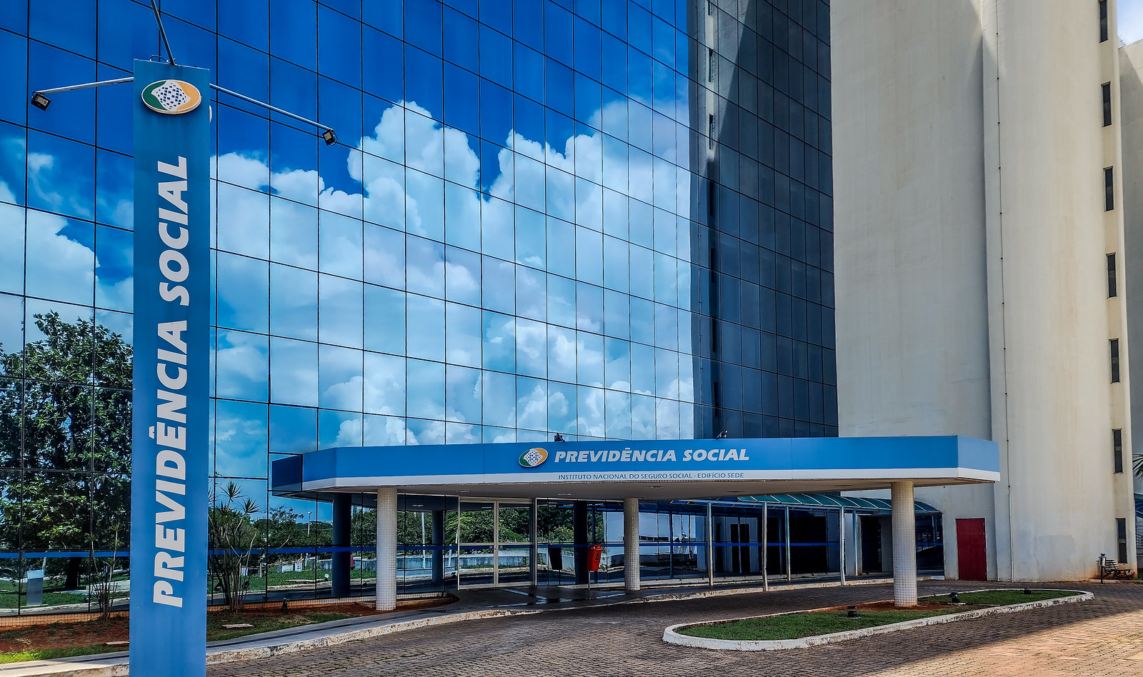 Farra do consignado: INSS sofre rombo de quase R$ 100 Bilhões em empréstimos fraudulentos
