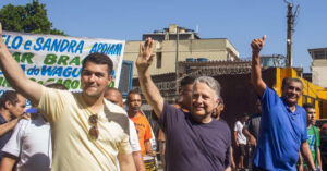 Garotinho amplia força na Baixada e recebe apoio de Zito em caminhada por Duque de Caxias