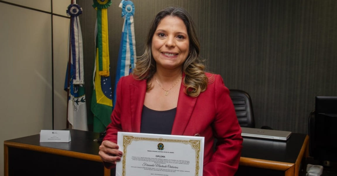 impeachment contra a prefeita **Fernanda Ontiveros**