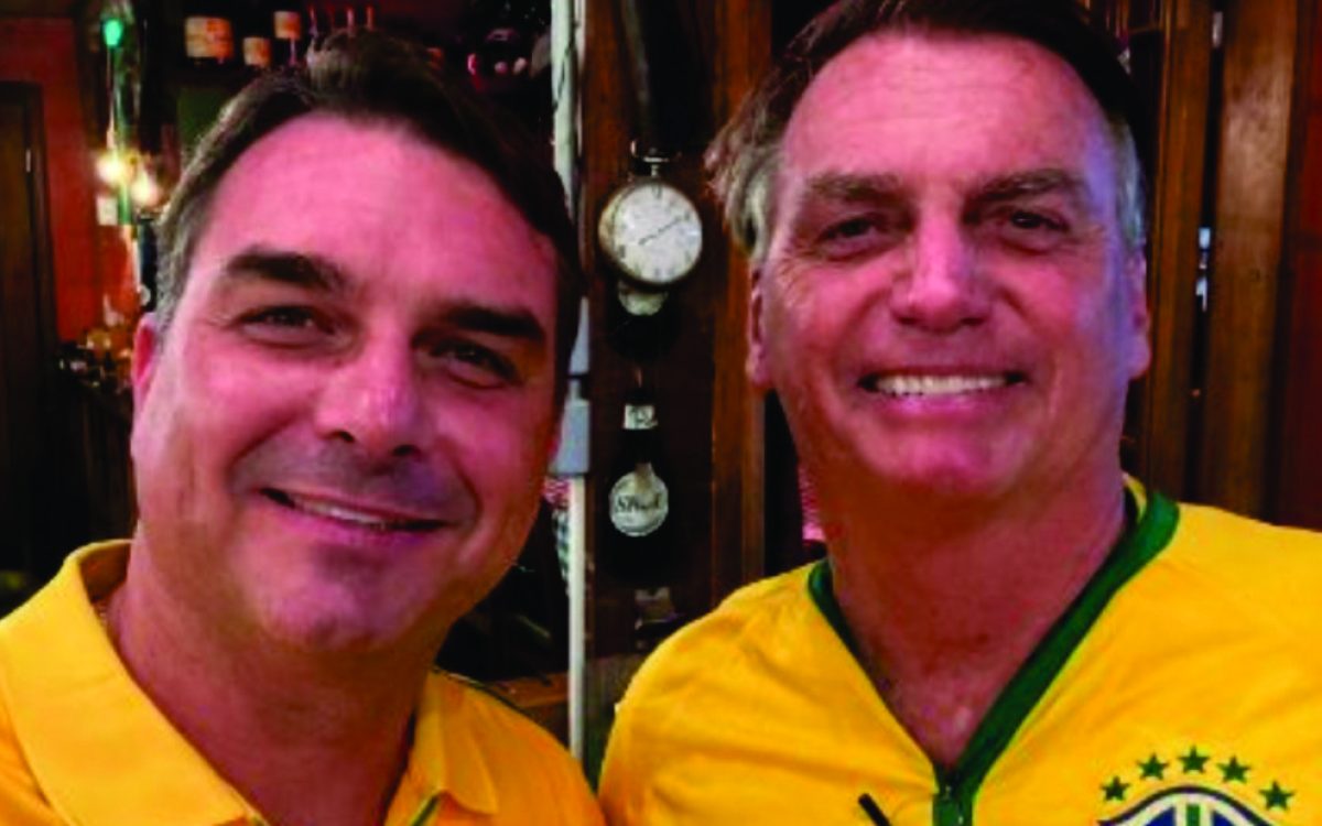 Bolsonaro contraria o sistema e indica o filho Flávio para possível candidatura à presidencia em 2026