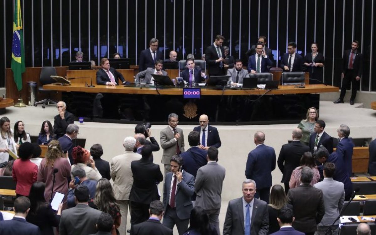 Câmara derruba a primeira decisão arbitrária de Alexandre de Morais no STF contra parlamentares